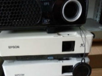 图 大量现货二手投影机批发 有质保 成都办公用品